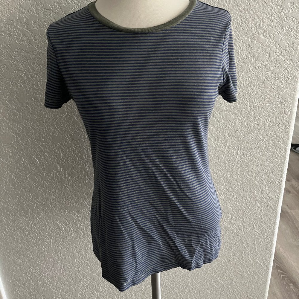 Mossimo t-shirt